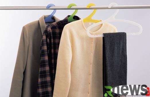 What to do if the weather is wet and clothes smells bad