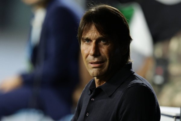 DiMazio: Naples president De Laurentis is holding talks with coach Conte