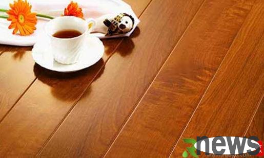 How to maintain solid wood flooring daily