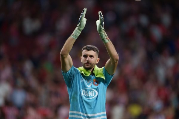 TA: Joan Garcia wants to be a goal and not go to Arsenal. Barcelona currently has no space to register new players