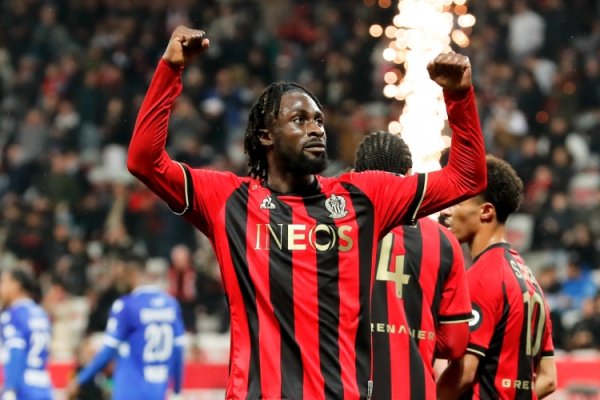 British media: Tottenham Hotspur is interested in Nice striker Gaisan, Fenerbahce has quoted & players and Mourinho have met