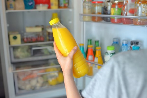 This situation in the refrigerator is extremely power-consuming, which also affects the food maintenance! Taiwan Electronics Education Instruction Check with a paper