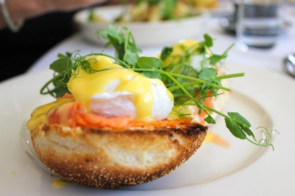 The cooking method is not the same but increases the heat. Experts reveal which chicken egg cook method is the healthiest and worst