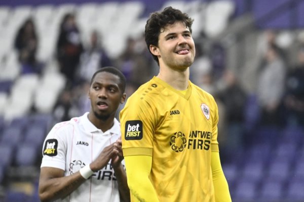 British media: Manchester United is stepping up transfer of Antwerp goalkeeper Senna Lamons
