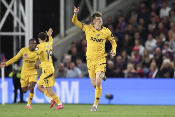 British media: Larson clearly expressed his desire to join Newcastle, Wolves pay attention to Genk forward Alokodal