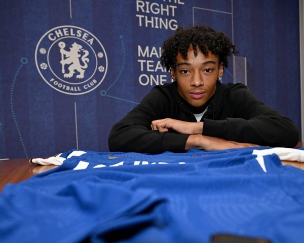 British media: Chelsea is discussing contract renewal with 18-year-old midfielder Dell, and the player contract expires next summer