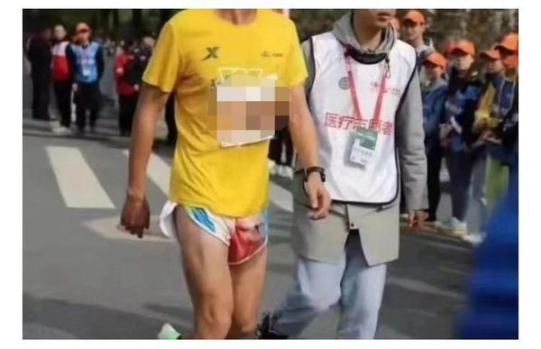 Men s running marathon makes the lower body 