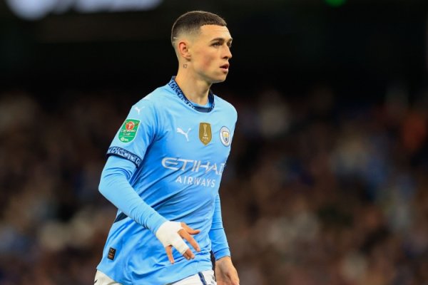 Foden has regained the ball 13 times in this Manchester City derby, with the most players in the two teams
