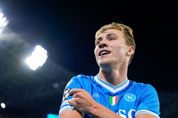 The amount is 50 million euros! Reporter: Naples is extremely satisfied with Hoylen and has no hesitation in buying out