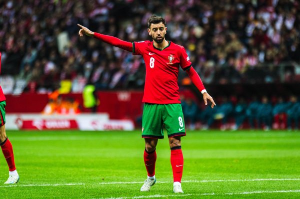 B Fee and Neves both scored hat tricks! This is the first time since 2003 for a Portuguese team player